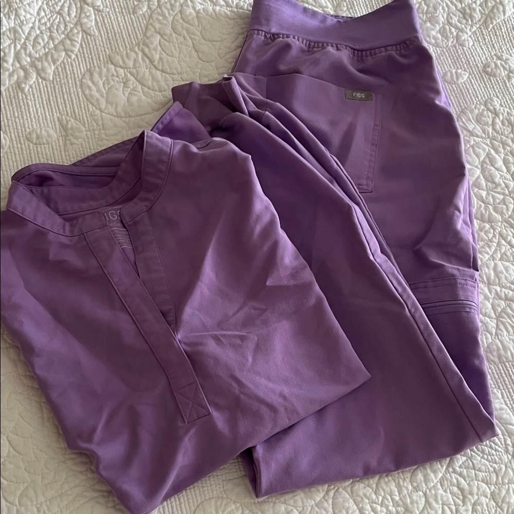 Figs Lavender Scrub Set